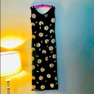 LOVES ME, LOVES ME NOT? Beaded Daisy Maxi Dress